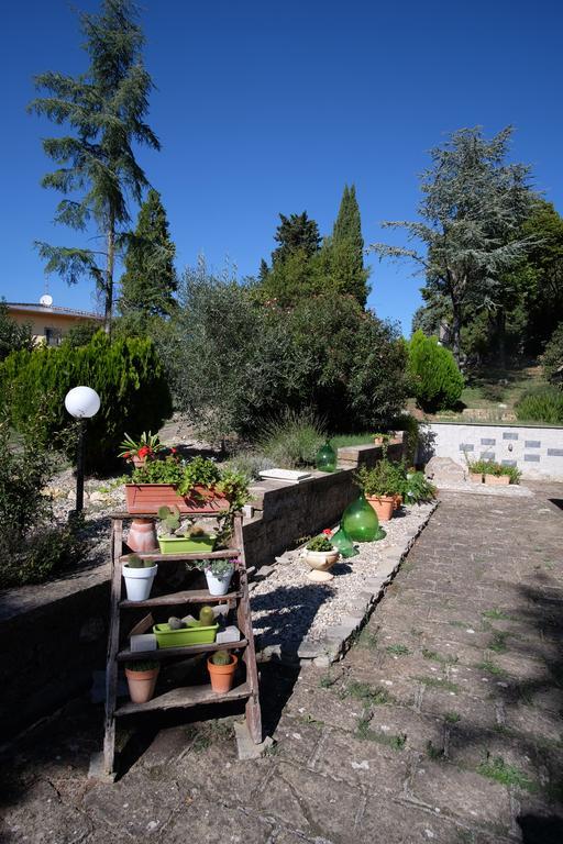 Bed And Breakfast Romantica Evasione Sutri Exterior foto