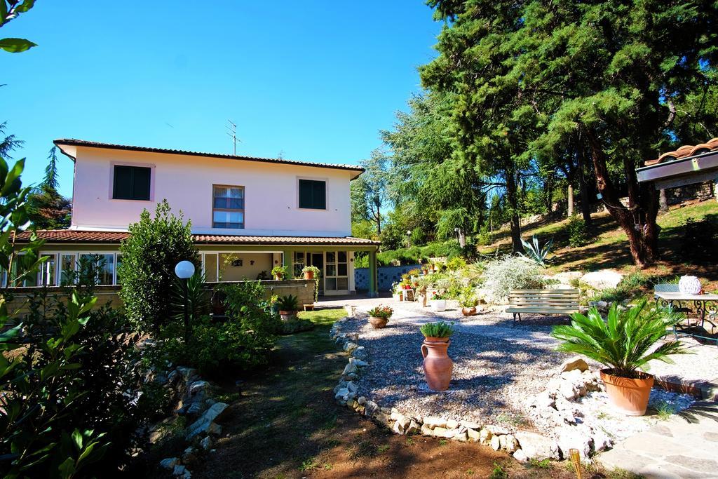 Bed And Breakfast Romantica Evasione Sutri Exterior foto